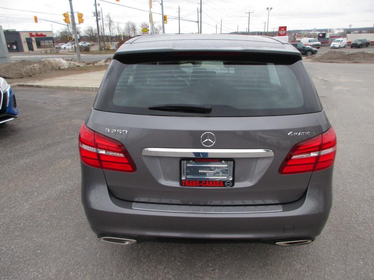 2016 Mercedes-Benz B-Class Sports Tourer Photo