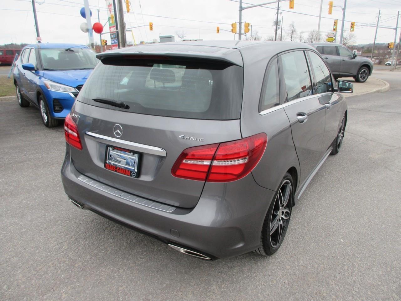 2016 Mercedes-Benz B-Class Sports Tourer Photo