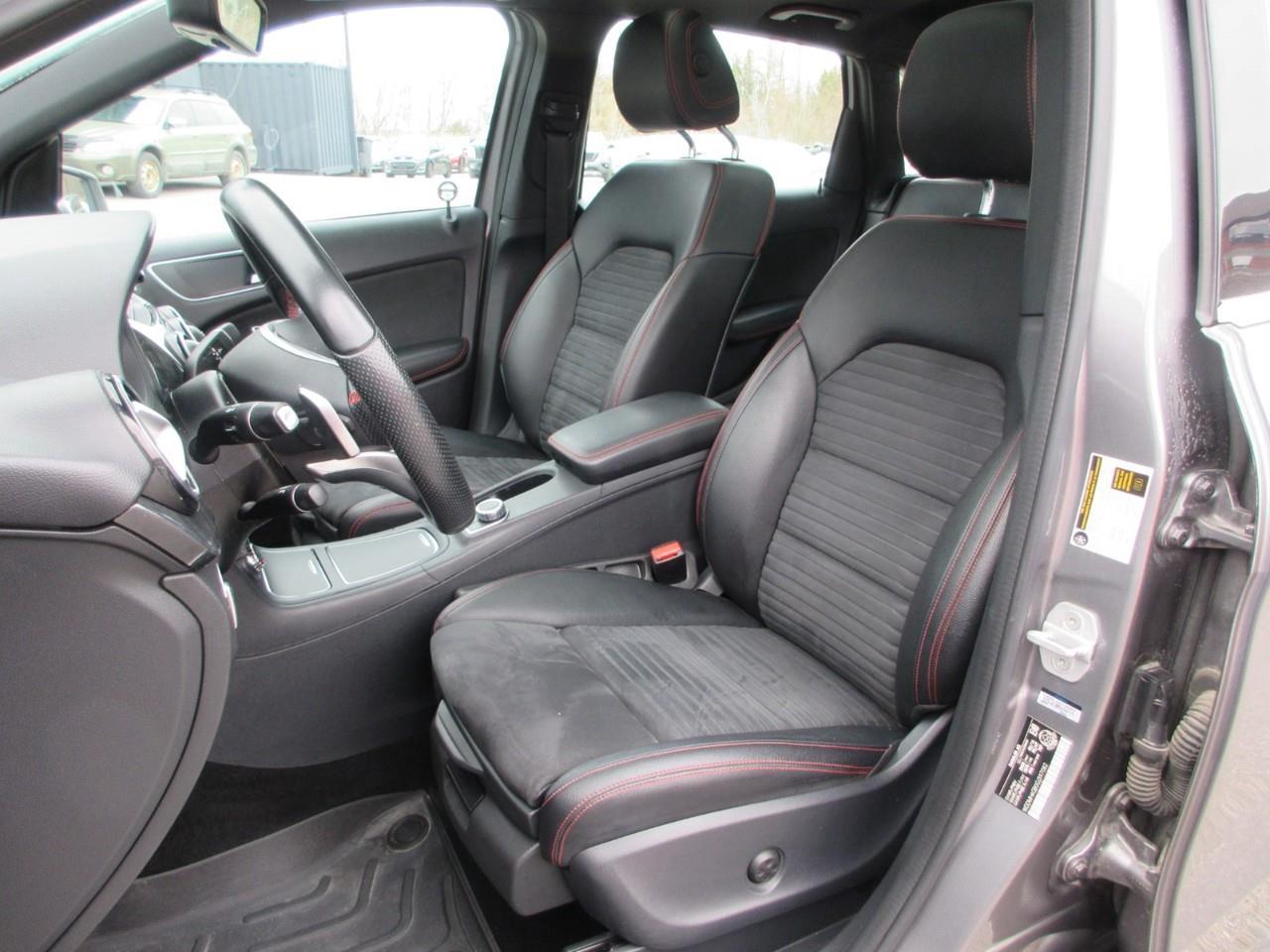 2016 Mercedes-Benz B-Class Sports Tourer Photo