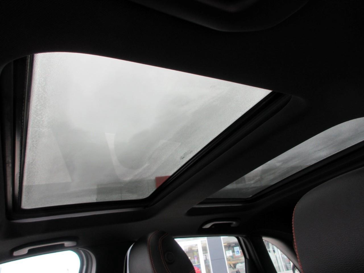 2016 Mercedes-Benz B-Class Sports Tourer Photo