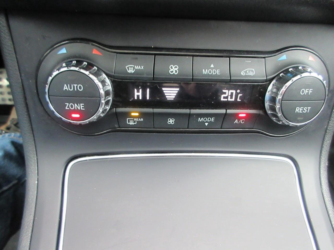 2016 Mercedes-Benz B-Class Sports Tourer Photo