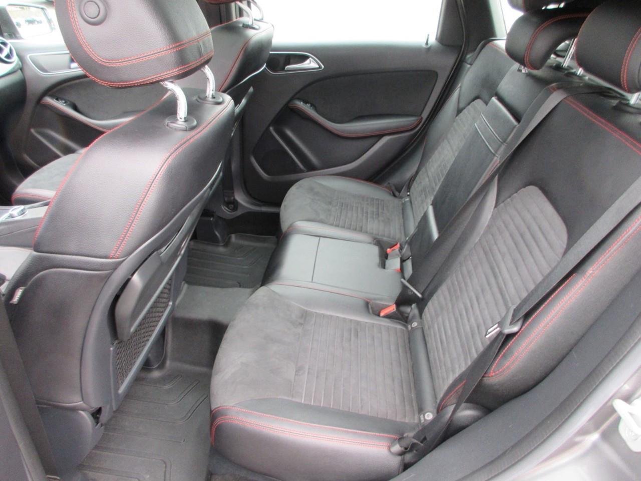 2016 Mercedes-Benz B-Class Sports Tourer Photo