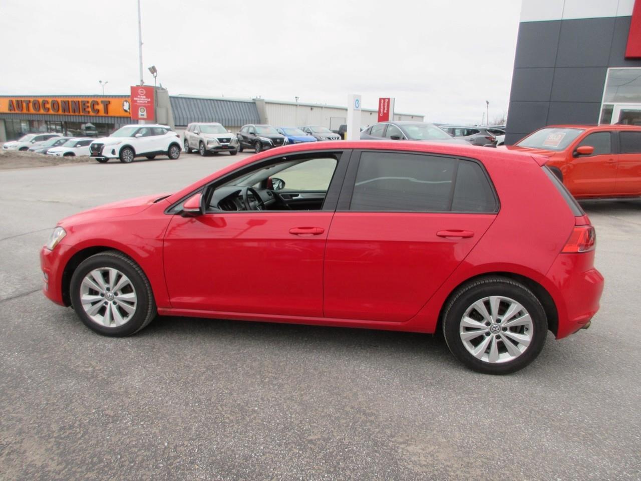 2016 Volkswagen Golf  Photo