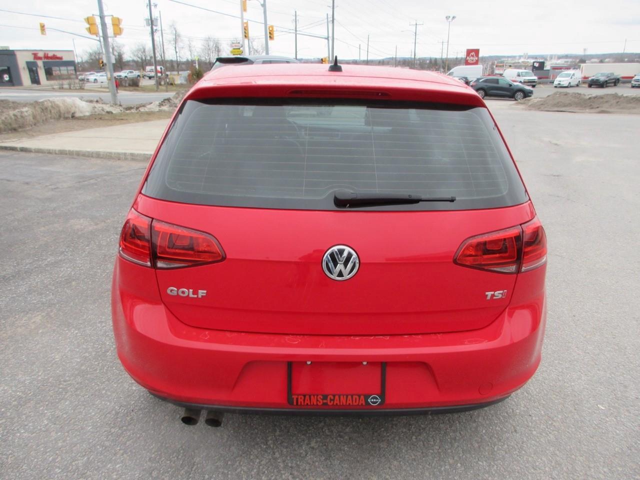 2016 Volkswagen Golf  Photo