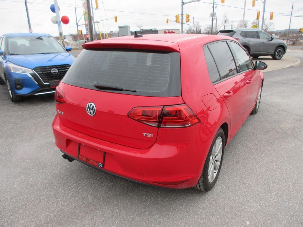 2016 Volkswagen Golf  Photo