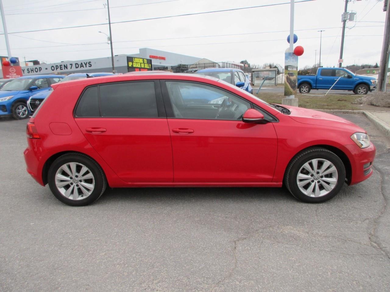 2016 Volkswagen Golf  Photo