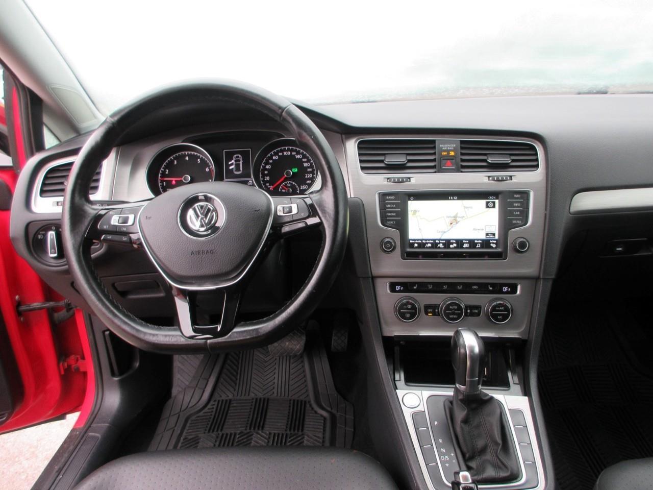 2016 Volkswagen Golf  Photo