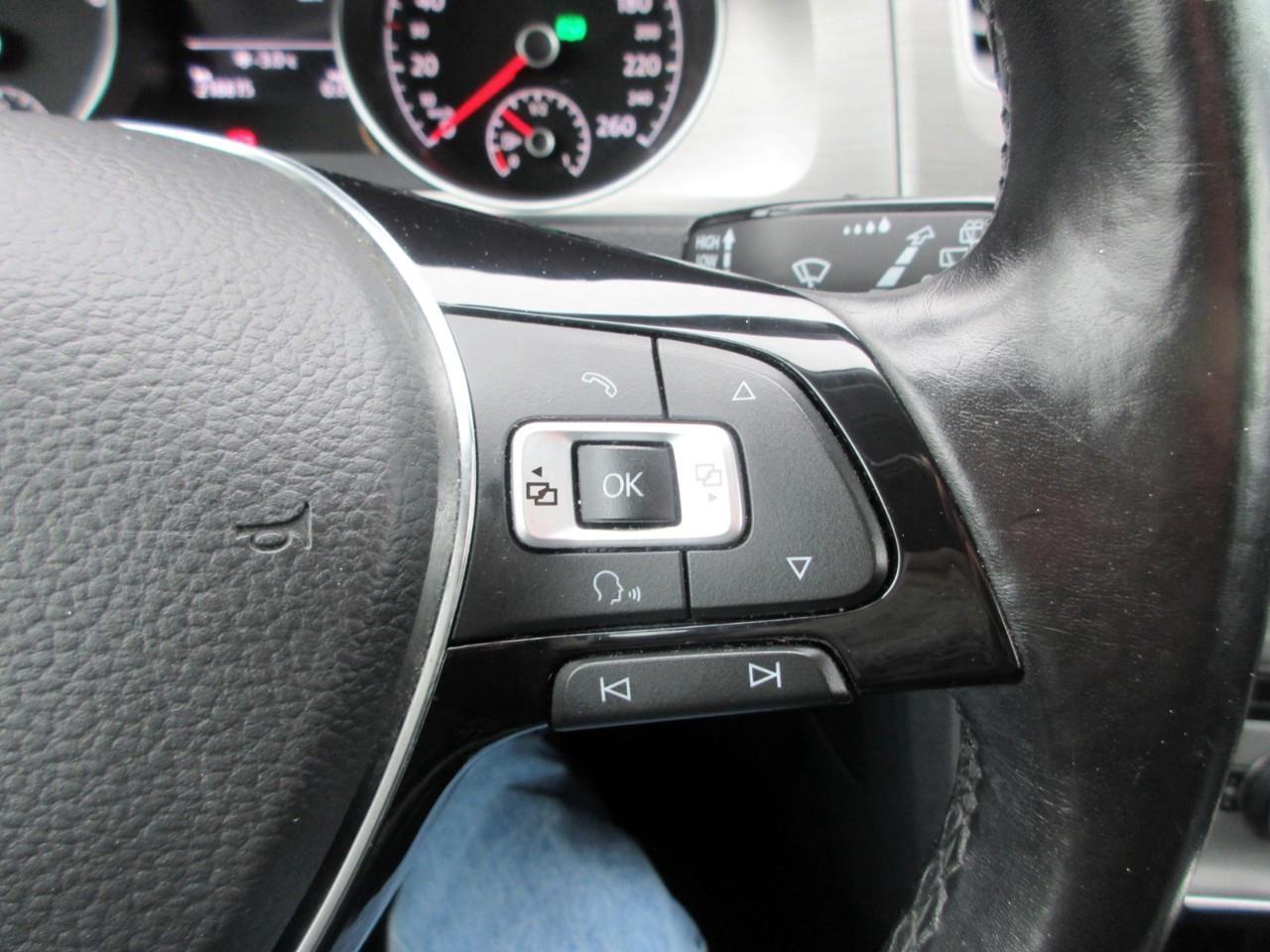 2016 Volkswagen Golf  Photo