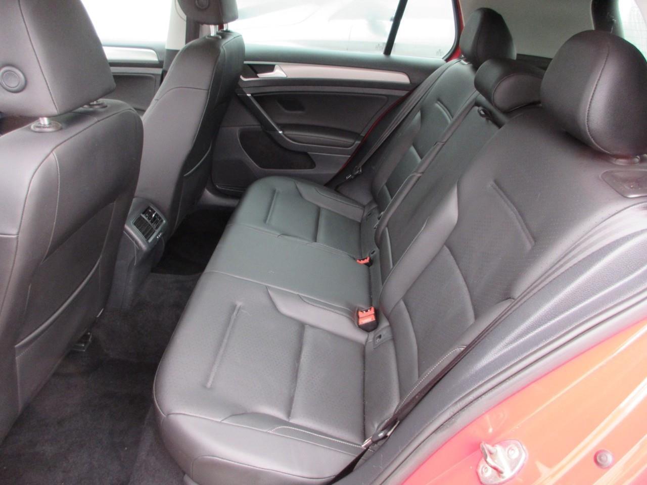 2016 Volkswagen Golf  Photo