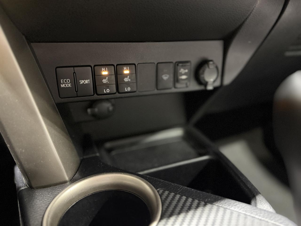 2013 Toyota RAV4 AWD 4dr XLE Photo