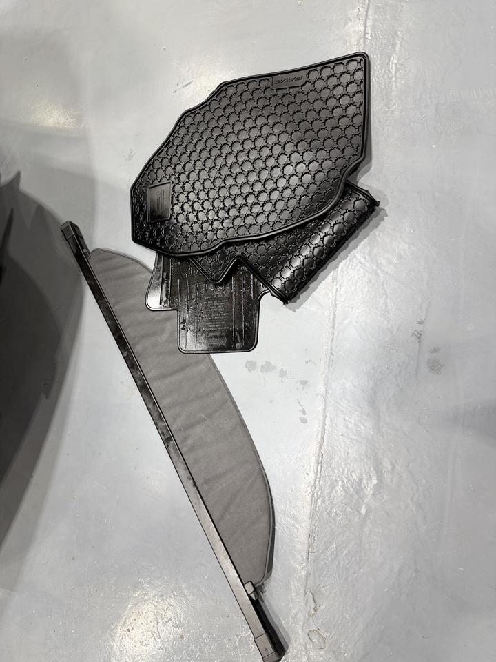 2013 Toyota RAV4 AWD 4dr XLE Photo