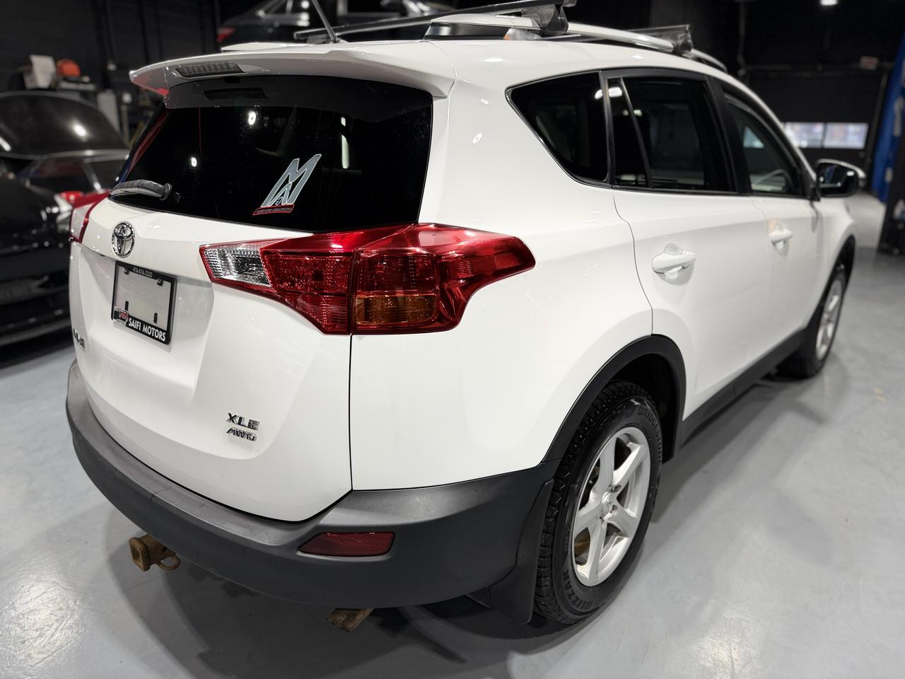 2013 Toyota RAV4 AWD 4dr XLE Photo4