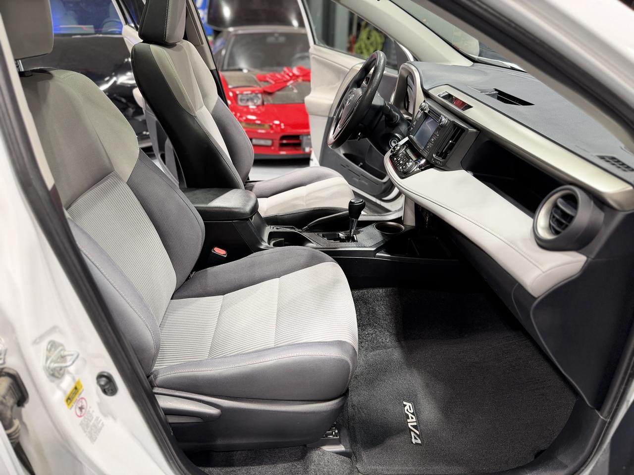 2013 Toyota RAV4 AWD 4dr XLE Photo