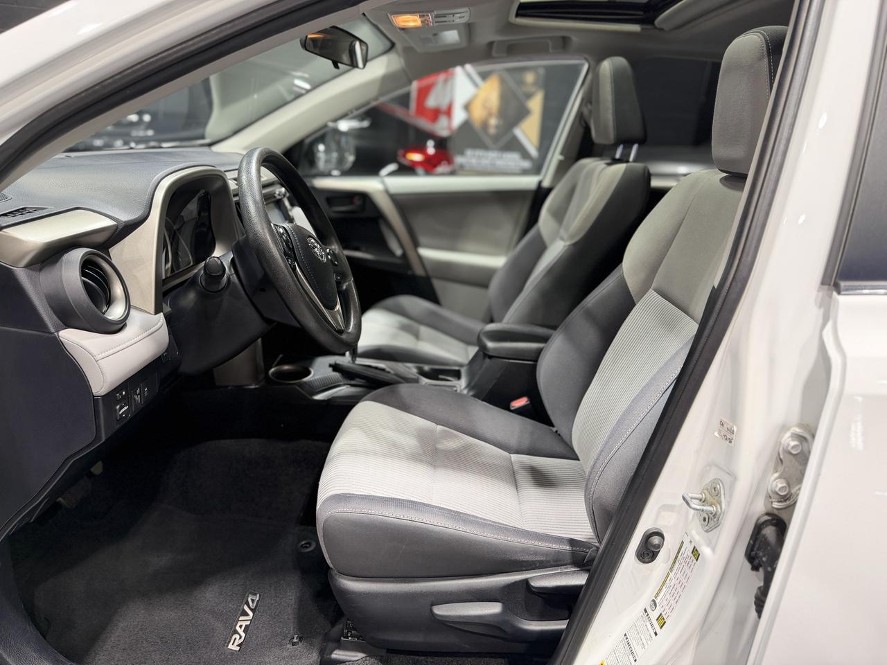 2013 Toyota RAV4 AWD 4dr XLE Photo