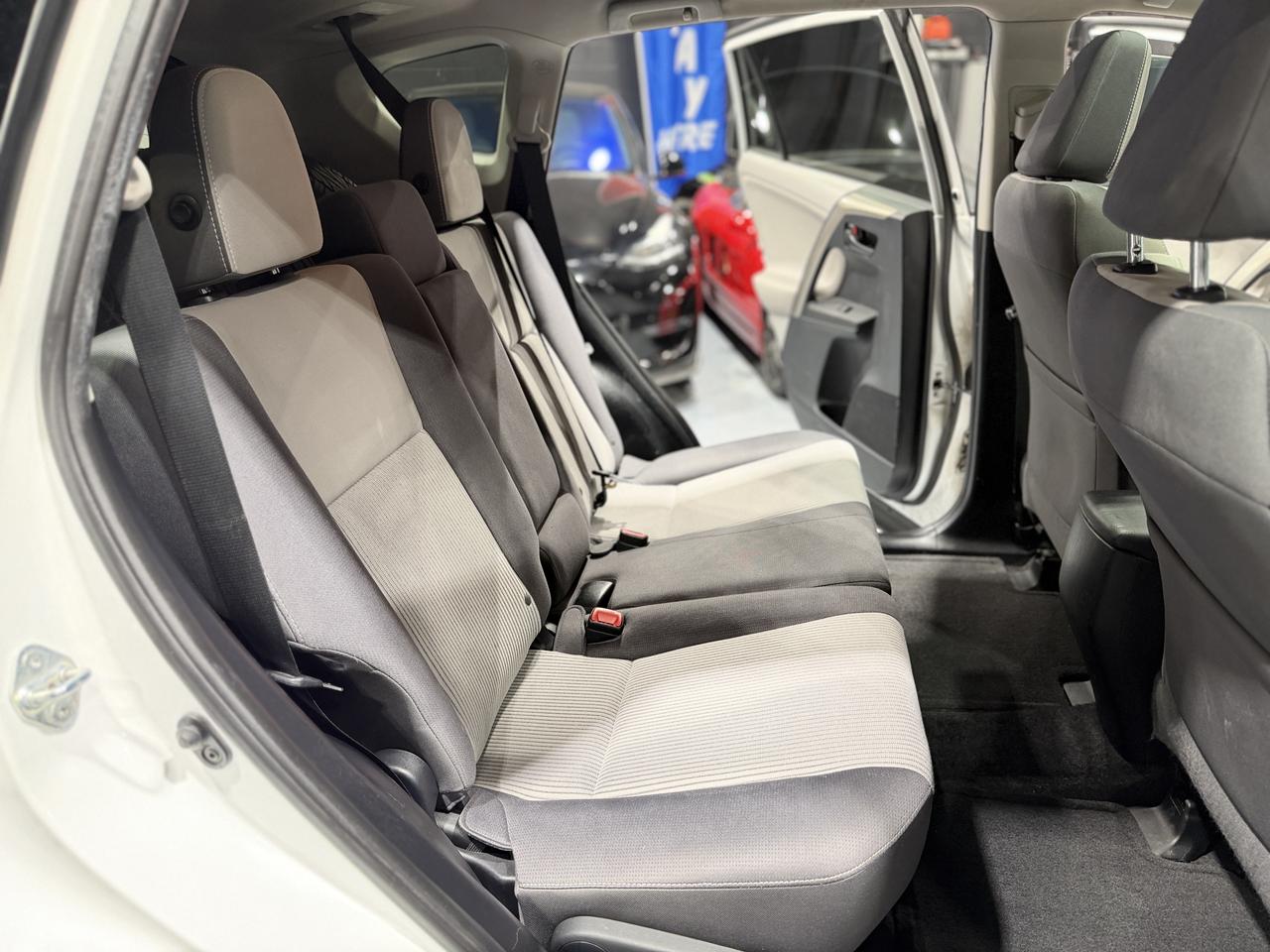 2013 Toyota RAV4 AWD 4dr XLE Photo