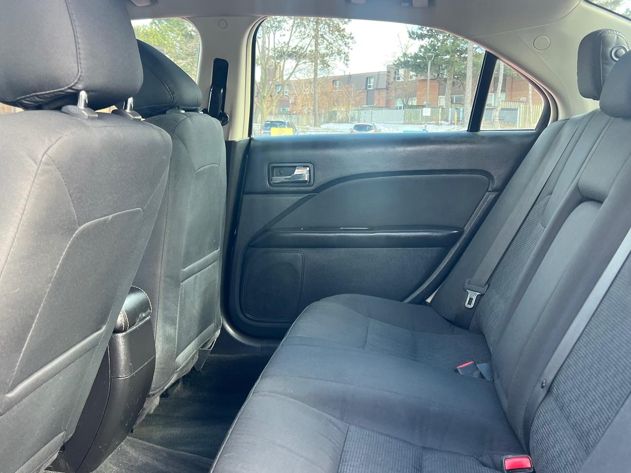 2012 Ford Fusion EXTRA CLEAN-AUTOMATIC & MORE! Photo