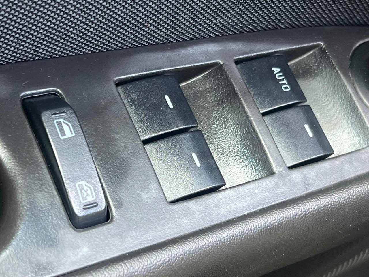 2012 Ford Fusion EXTRA CLEAN-AUTOMATIC & MORE! Photo