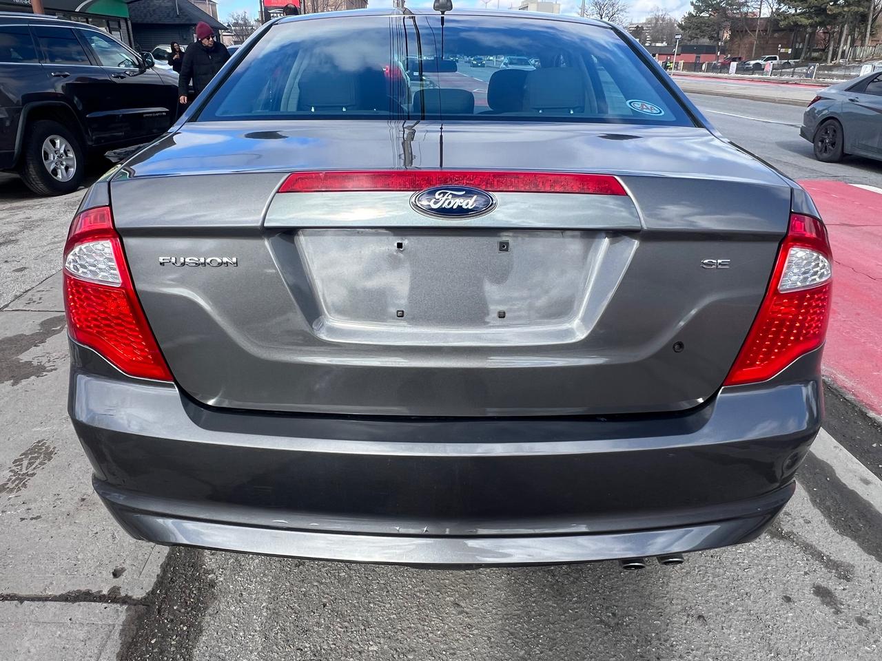 2012 Ford Fusion EXTRA CLEAN-AUTOMATIC & MORE! Photo