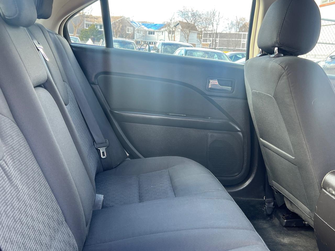 2012 Ford Fusion EXTRA CLEAN-AUTOMATIC & MORE! Photo