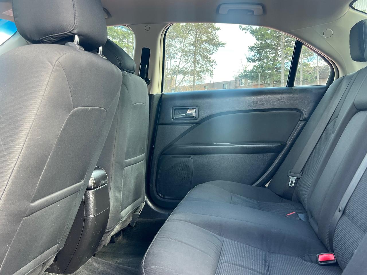 2012 Ford Fusion EXTRA CLEAN-AUTOMATIC & MORE! Photo