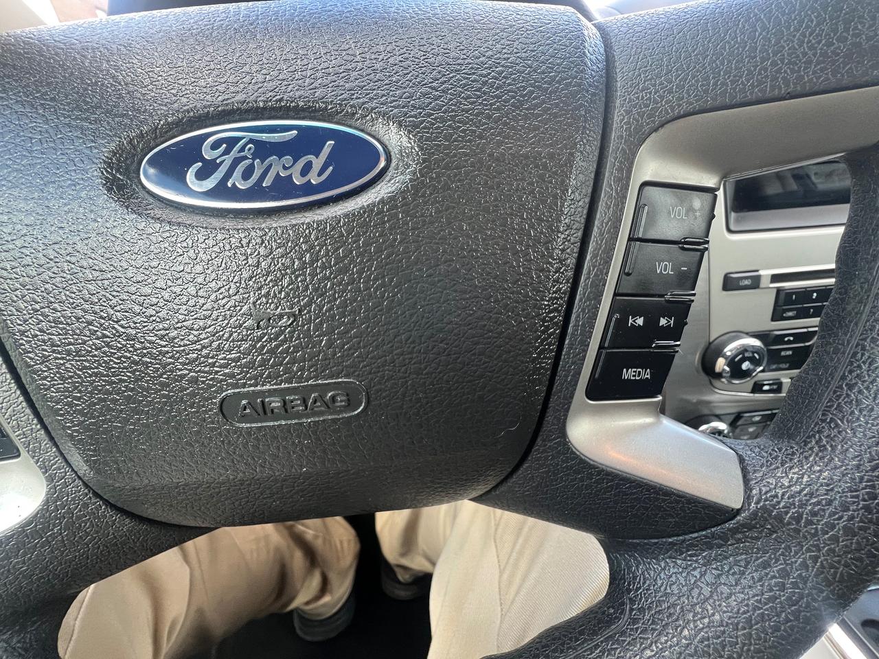 2012 Ford Fusion EXTRA CLEAN-AUTOMATIC & MORE! Photo