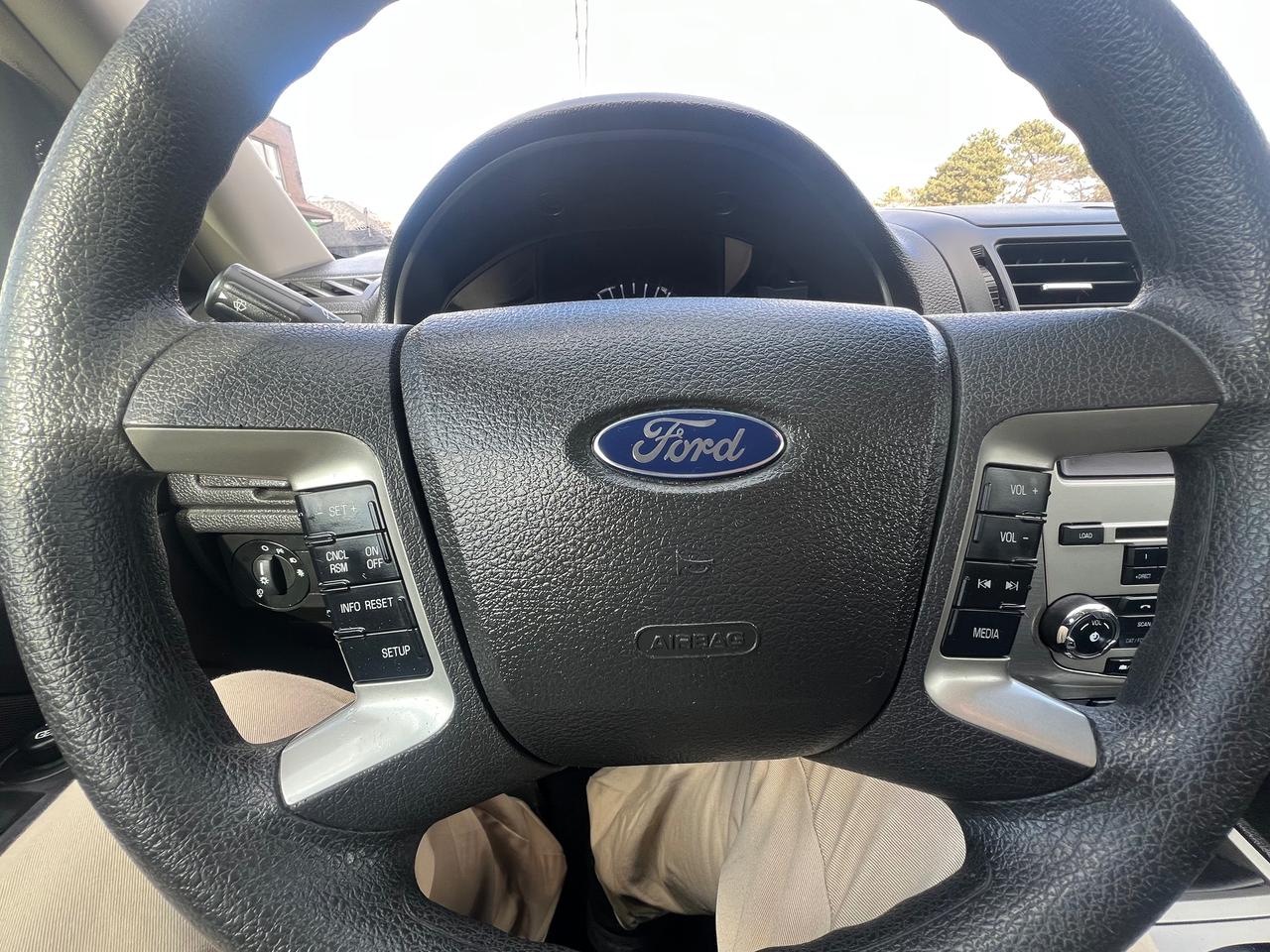 2012 Ford Fusion EXTRA CLEAN-AUTOMATIC & MORE! Photo