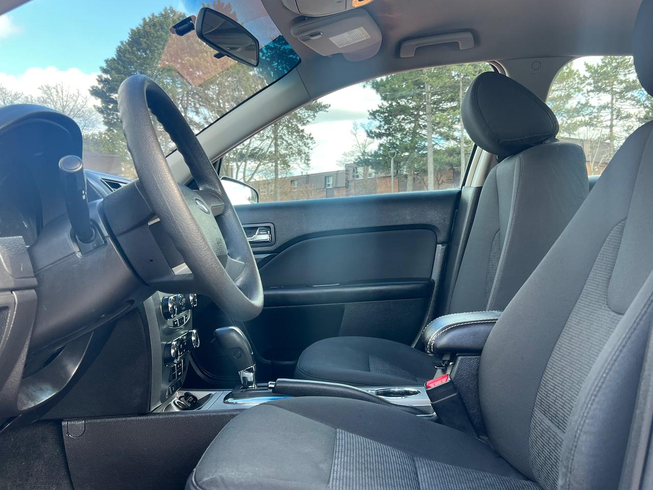 2012 Ford Fusion EXTRA CLEAN-AUTOMATIC & MORE! Photo