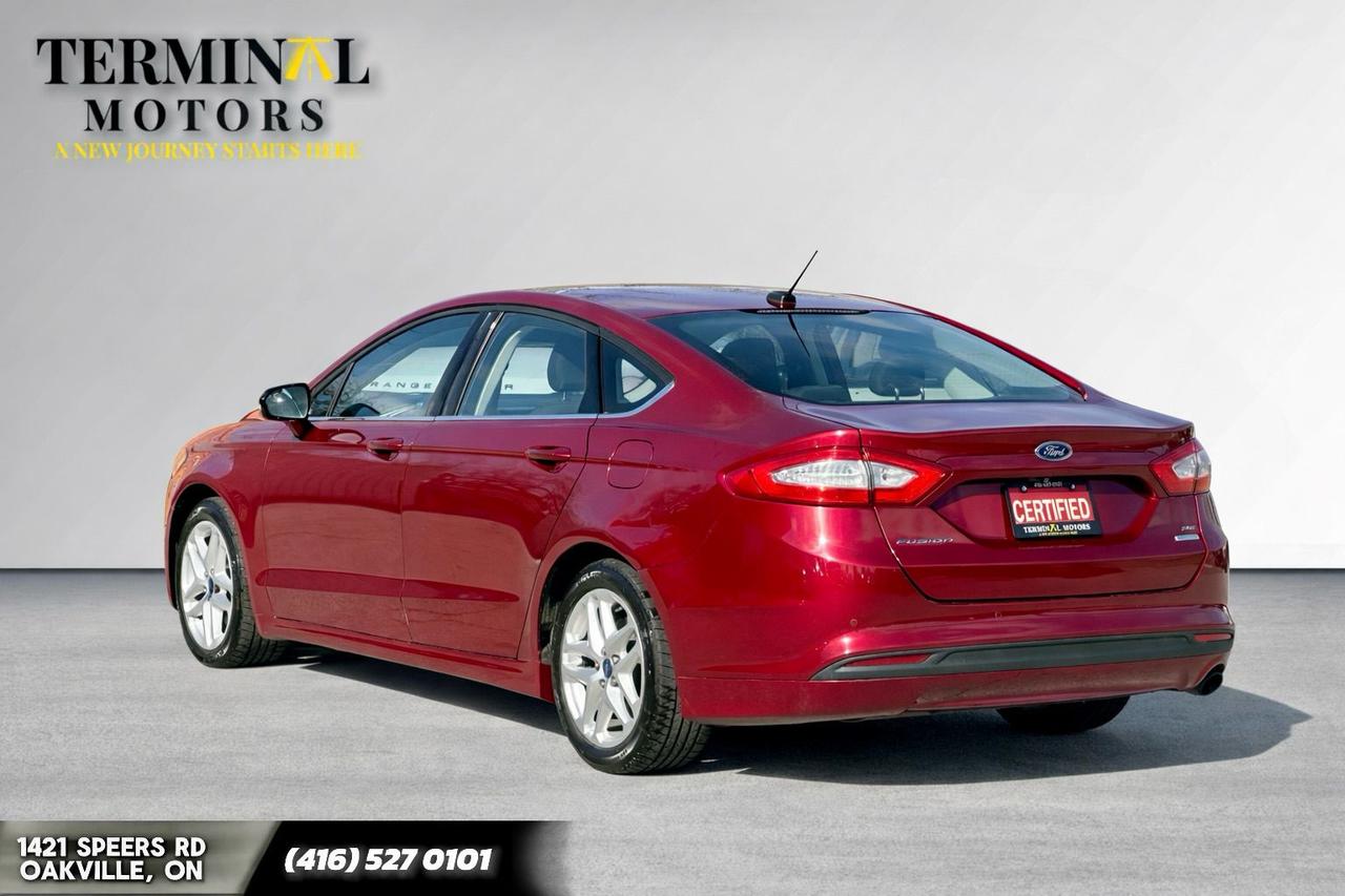 2015 Ford Fusion SE Photo2