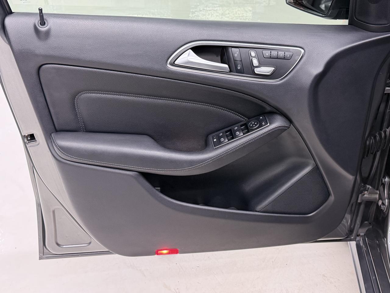 2018 Mercedes-Benz B250 4MATIC|NAV|BACKUP|PANO|FCW|BSM| Photo