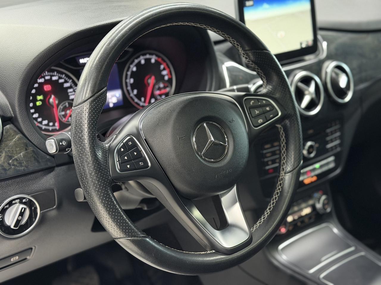 2018 Mercedes-Benz B250 4MATIC|NAV|BACKUP|PANO|FCW|BSM| Photo