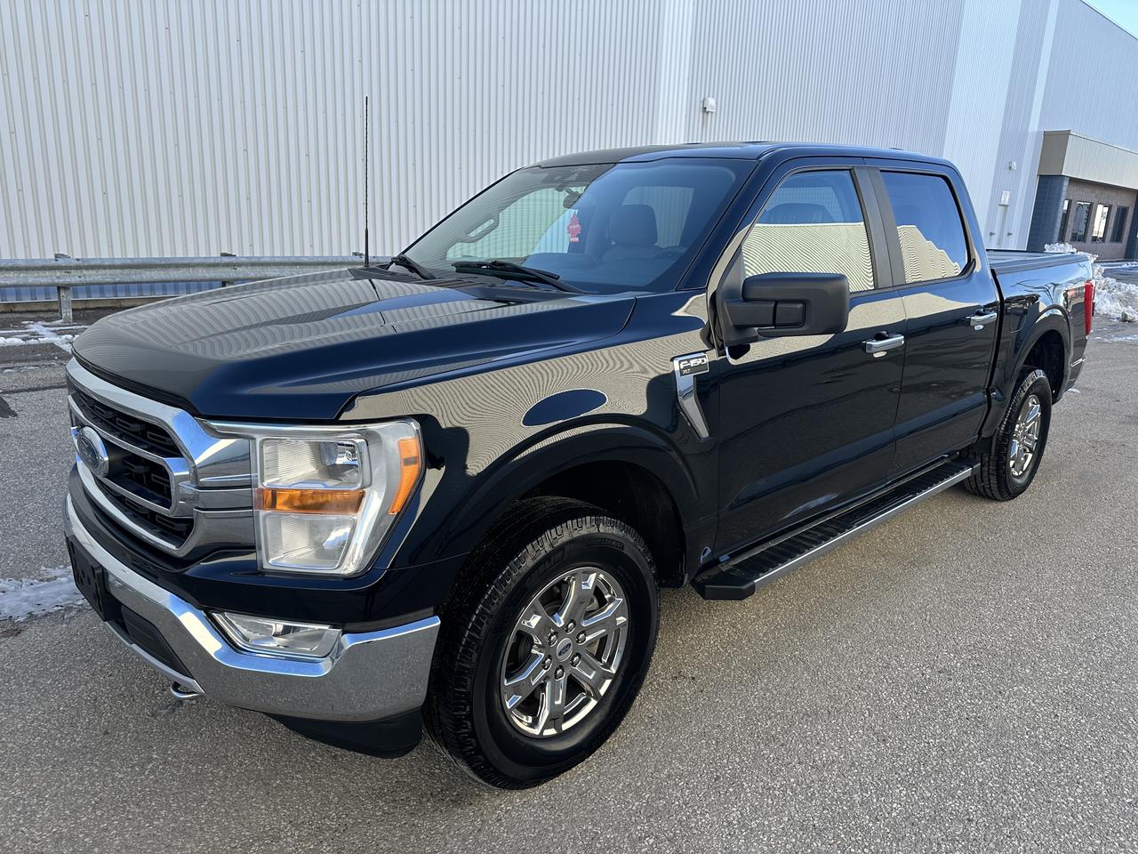 2021 Ford F-150 SUPER CREW XLT XTR IN BLACK Photo2