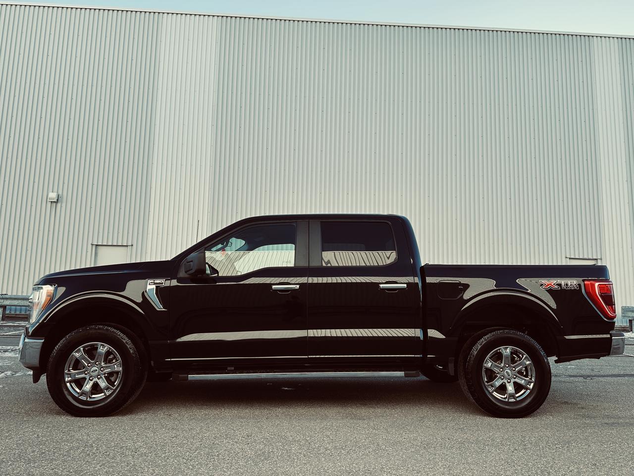 2021 Ford F-150 SUPER CREW XLT XTR IN BLACK