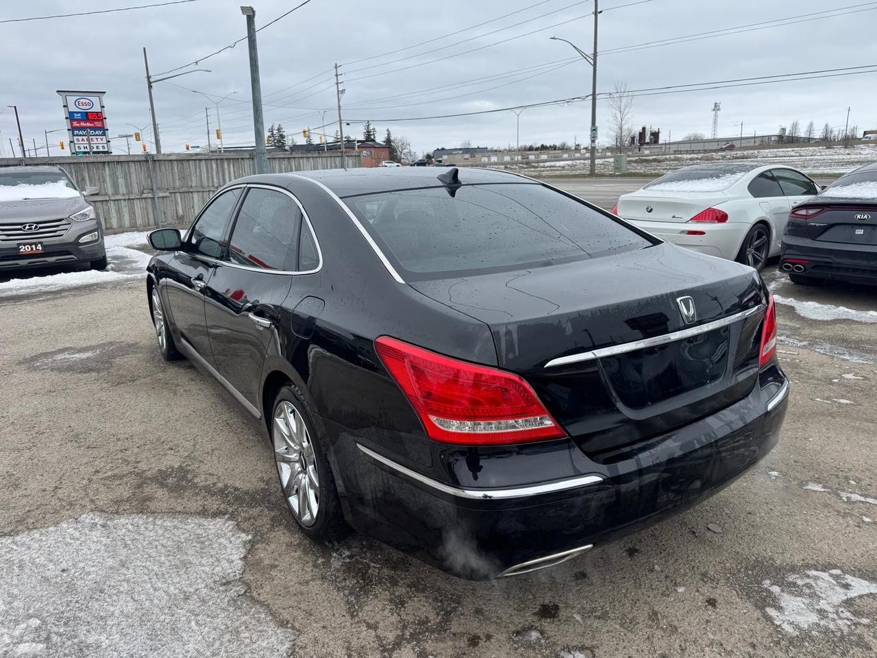 2012 Hyundai Equus SIGNATURE, 2 SETS OF TIRES, WELL MAINTAINED, CERT Photo2