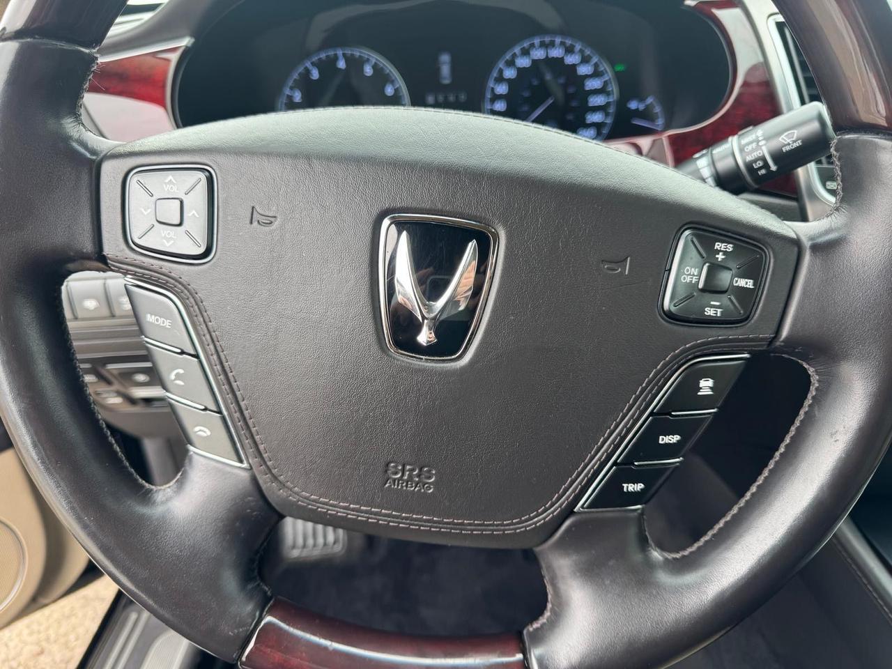 2012 Hyundai Equus SIGNATURE, 2 SETS OF TIRES, WELL MAINTAINED, CERT Photo