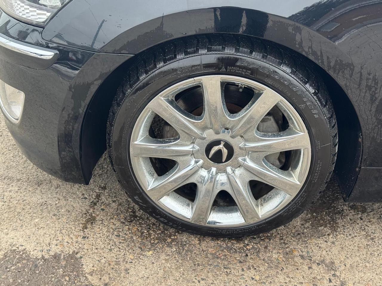 2012 Hyundai Equus SIGNATURE, 2 SETS OF TIRES, WELL MAINTAINED, CERT Photo