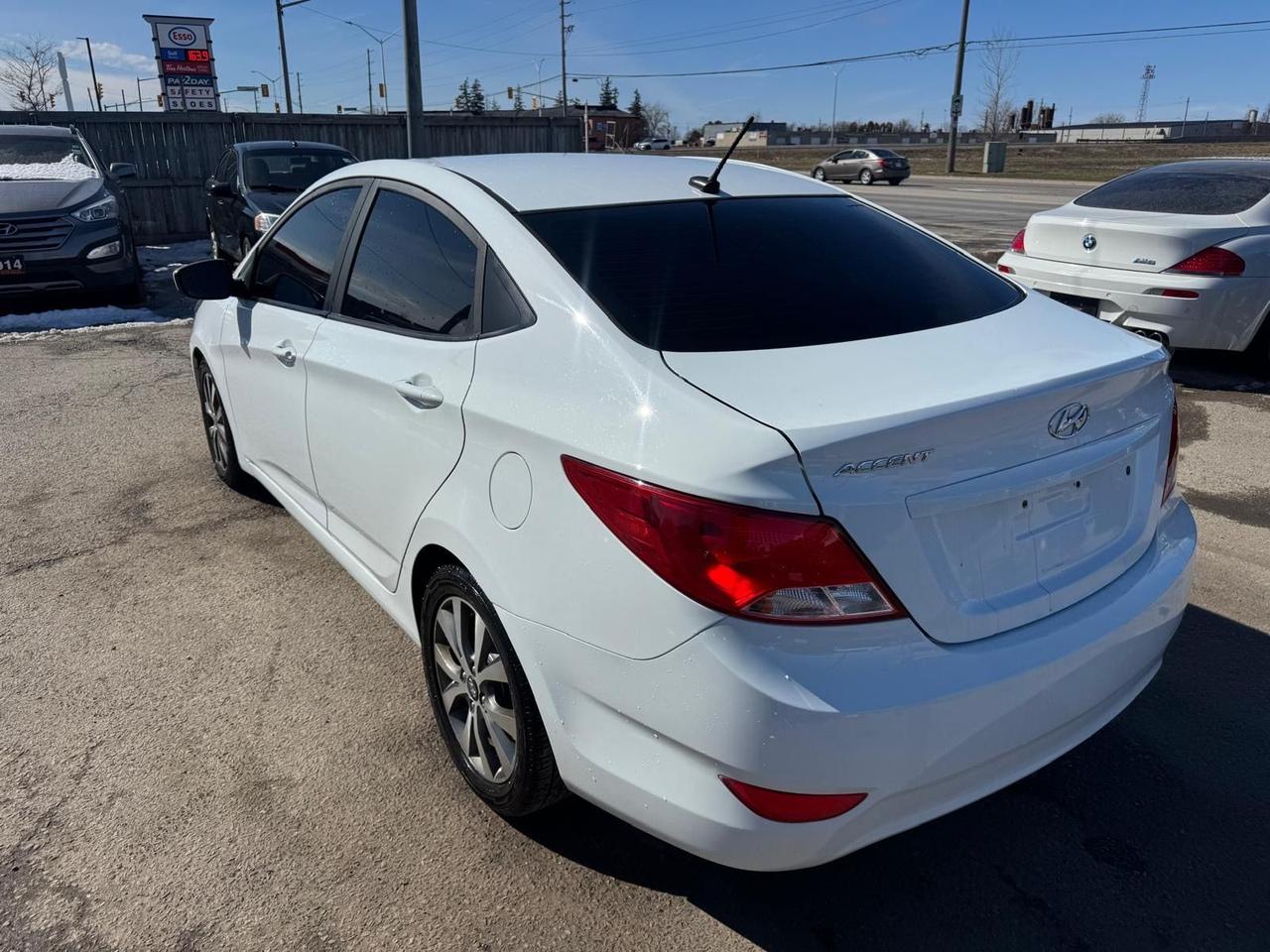 2017 Hyundai Accent SE, SEDAN, AUTO, ONLY 137KMS, ALLOYS, CERTIFIED Photo