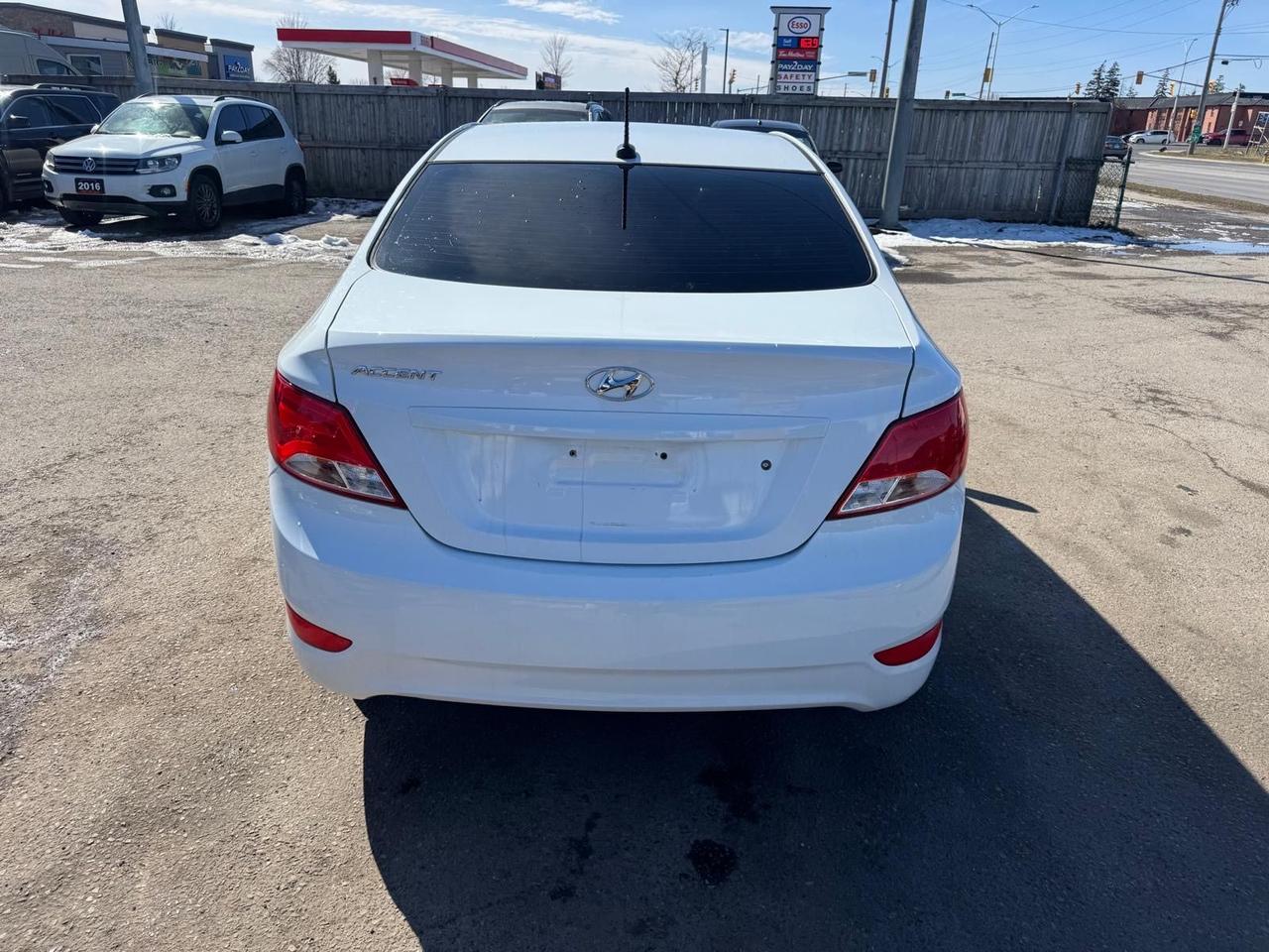 2017 Hyundai Accent SE, SEDAN, AUTO, ONLY 137KMS, ALLOYS, CERTIFIED Photo3