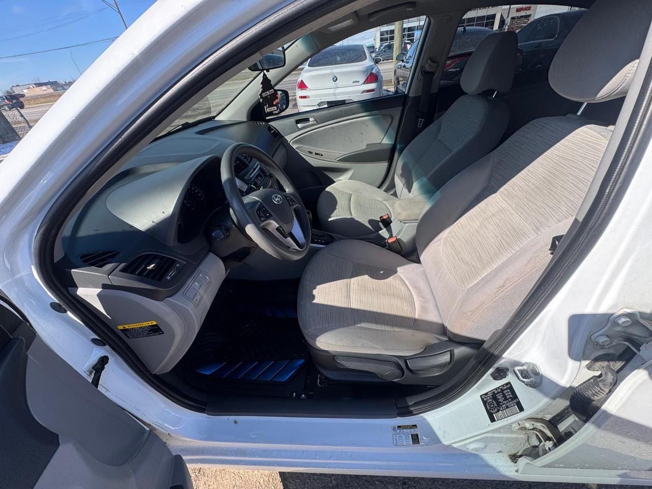 2017 Hyundai Accent SE, SEDAN, AUTO, ONLY 137KMS, ALLOYS, CERTIFIED Photo