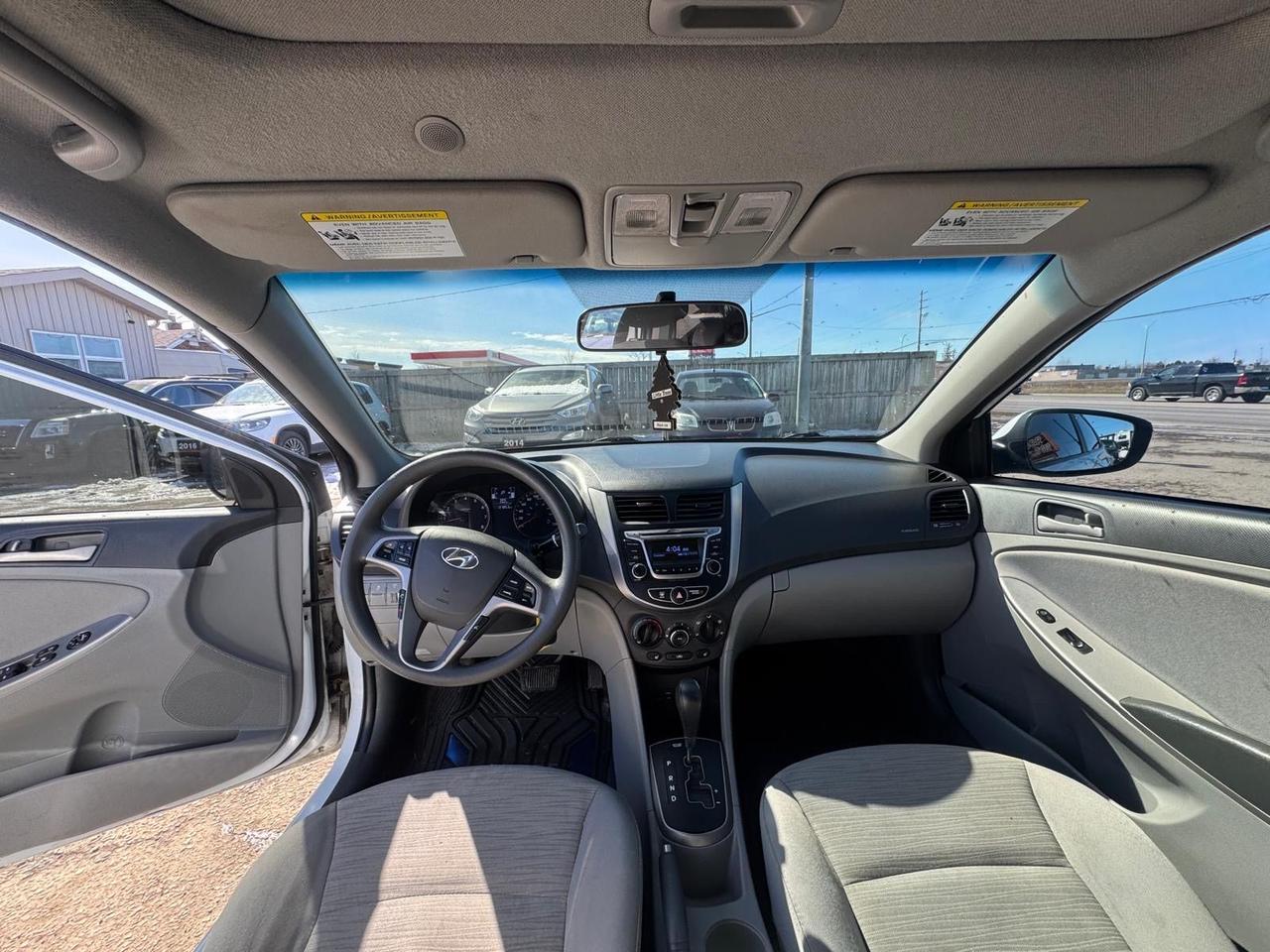 2017 Hyundai Accent SE, SEDAN, AUTO, ONLY 137KMS, ALLOYS, CERTIFIED Photo