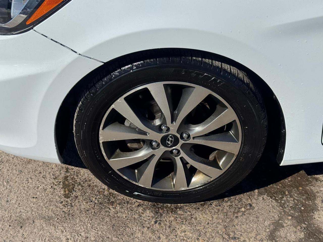 2017 Hyundai Accent SE, SEDAN, AUTO, ONLY 137KMS, ALLOYS, CERTIFIED Photo