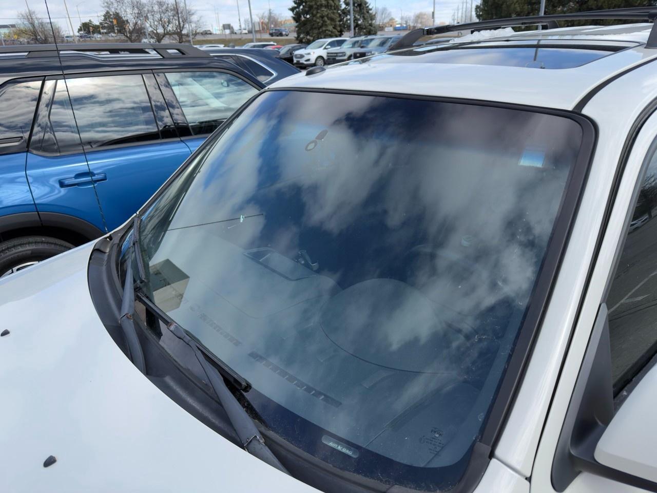 2011 Ford Escape Limited INCOMING|WHITE SUEDE|BLACK LEATHER|3.0L V6|VOICE ACTIVATED TOUCH-SCREEN NAVIGATION Photo