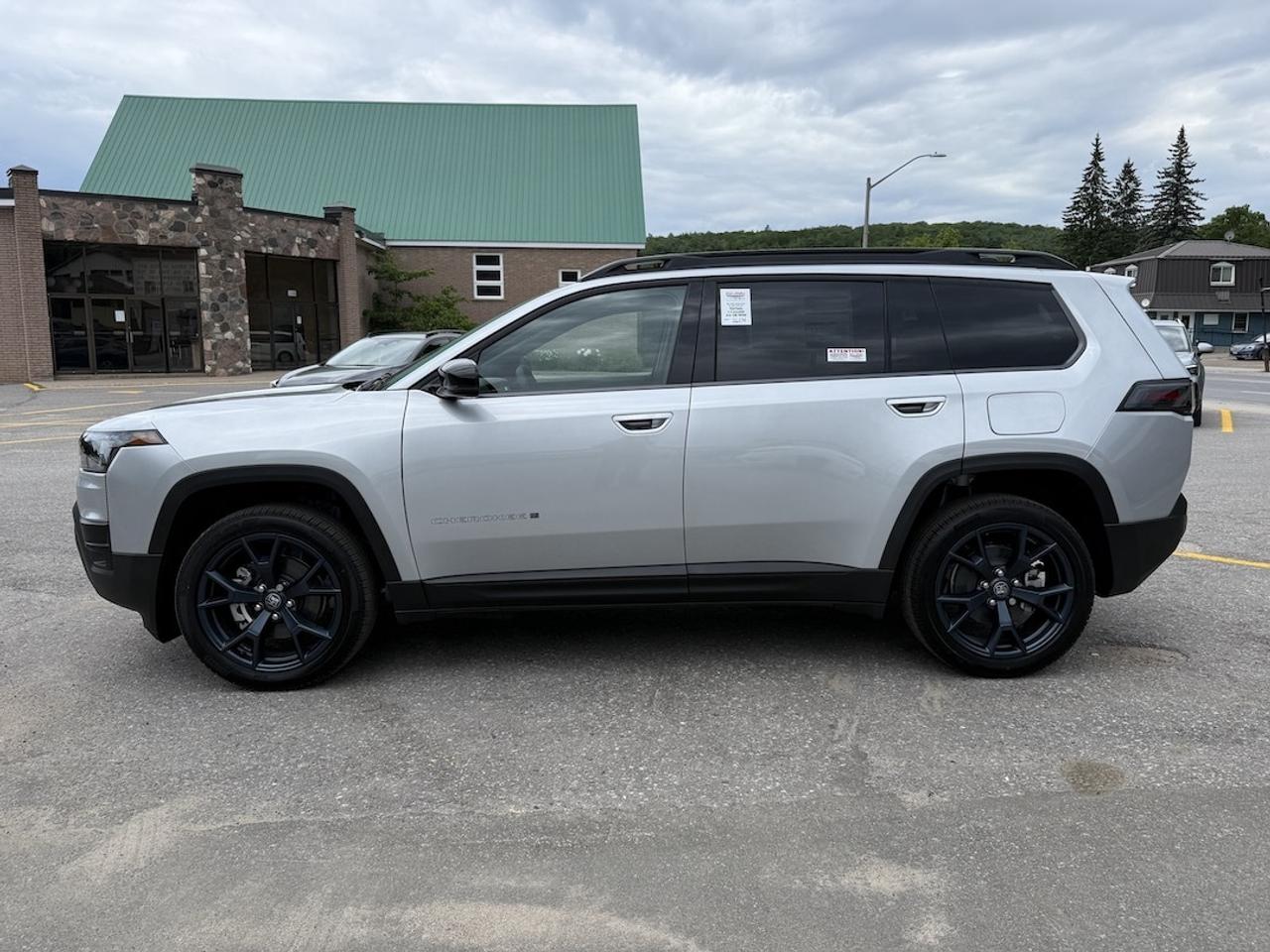 2026 Jeep Cherokee 85th Anniversary 4x4 Photo3
