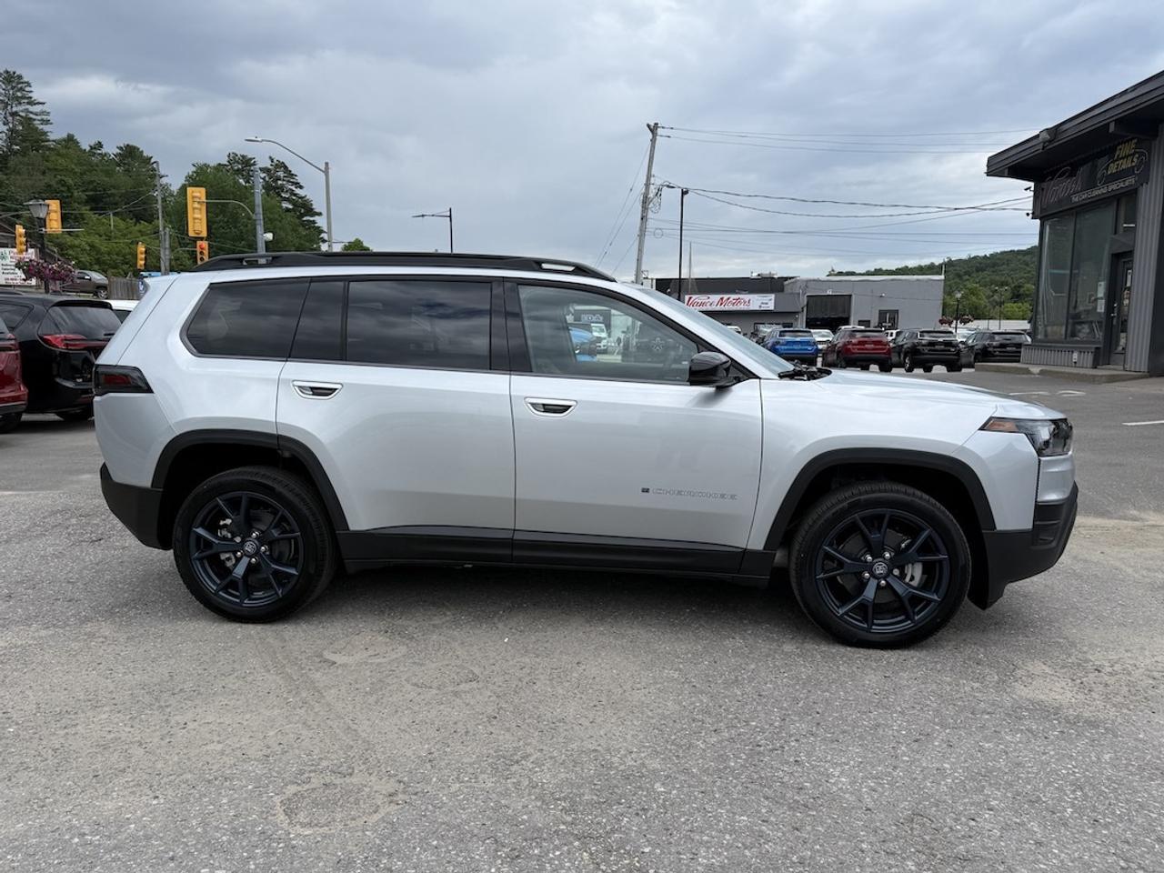 2026 Jeep Cherokee 85th Anniversary 4x4 Photo