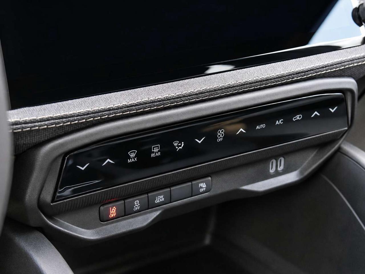 2026 Jeep Cherokee LAREDO | Turbo HYBRID | Heated Seats & Wheel Photo