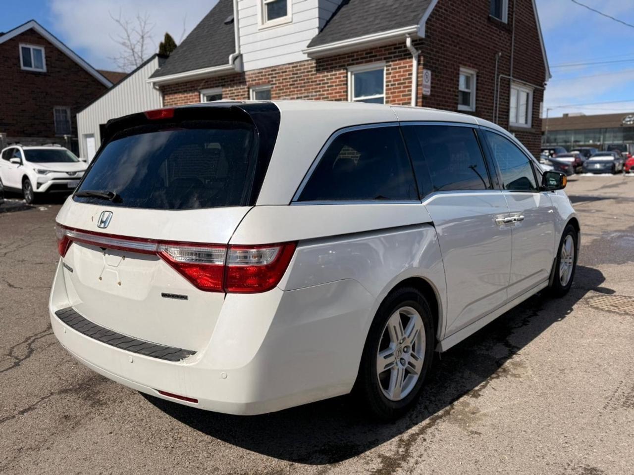 2012 Honda Odyssey Touring Photo
