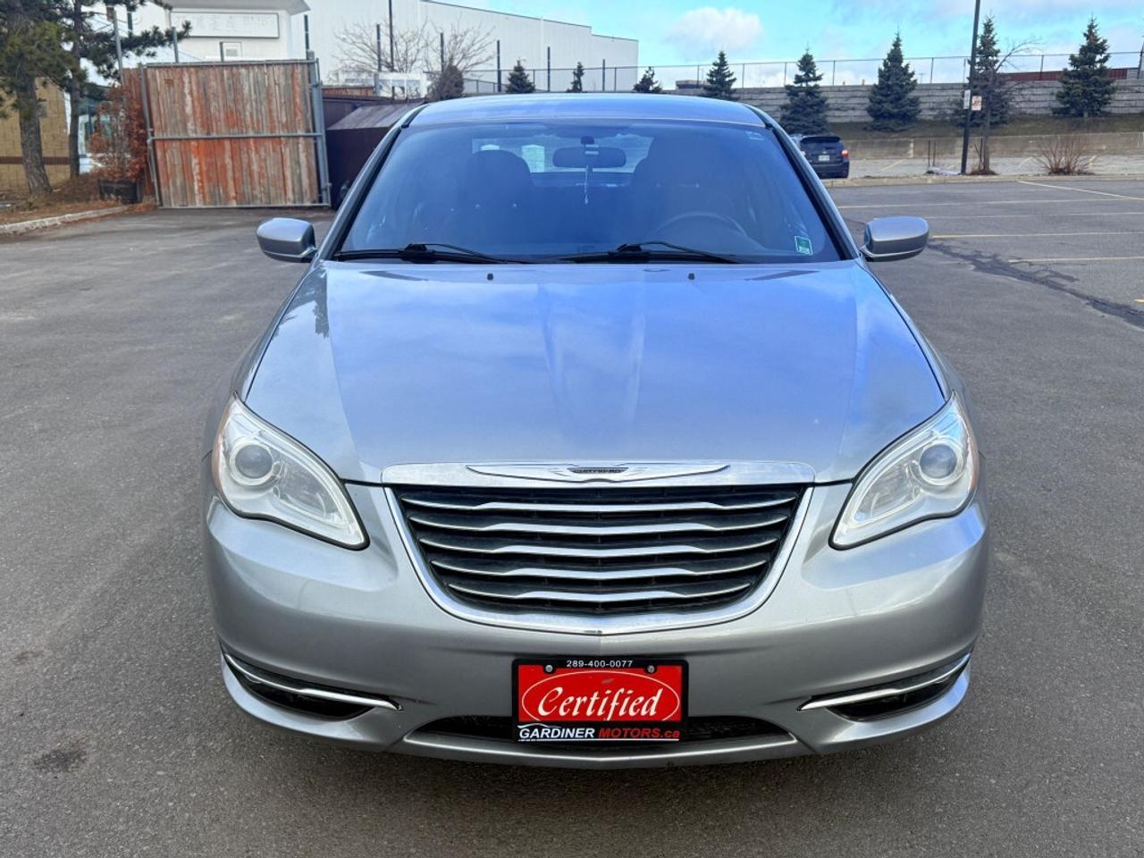 2014 Chrysler 200 Automatic Photo