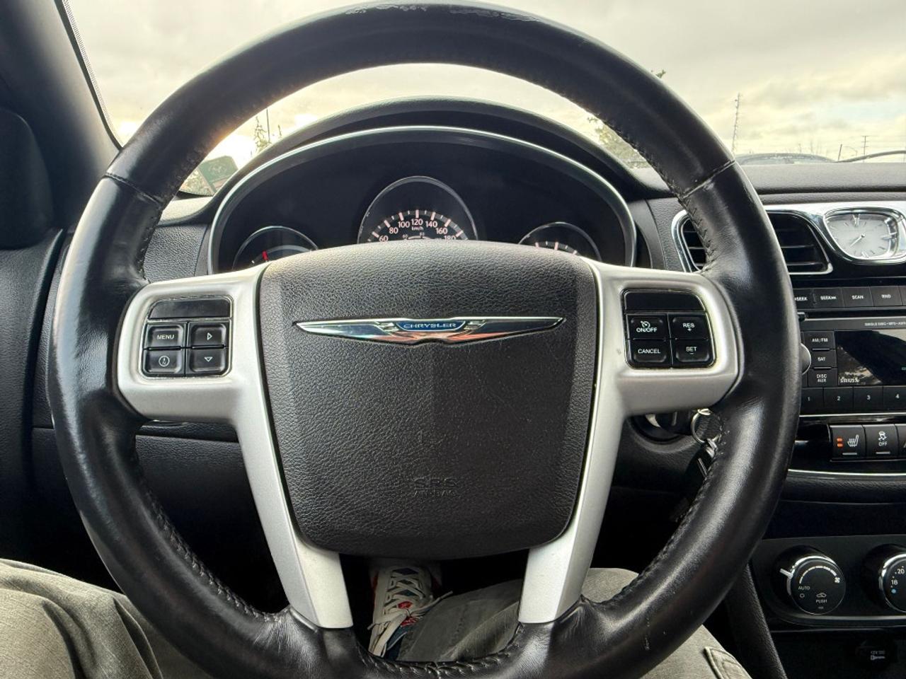 2014 Chrysler 200 Automatic Photo