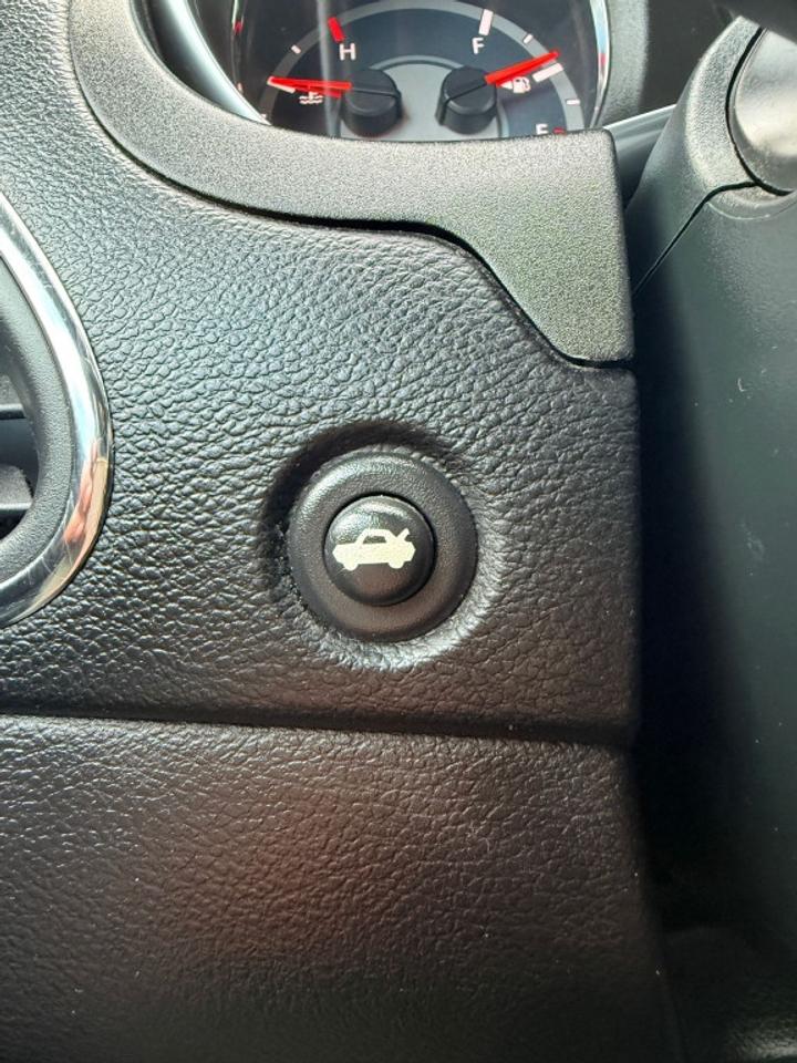 2014 Chrysler 200 Automatic Photo