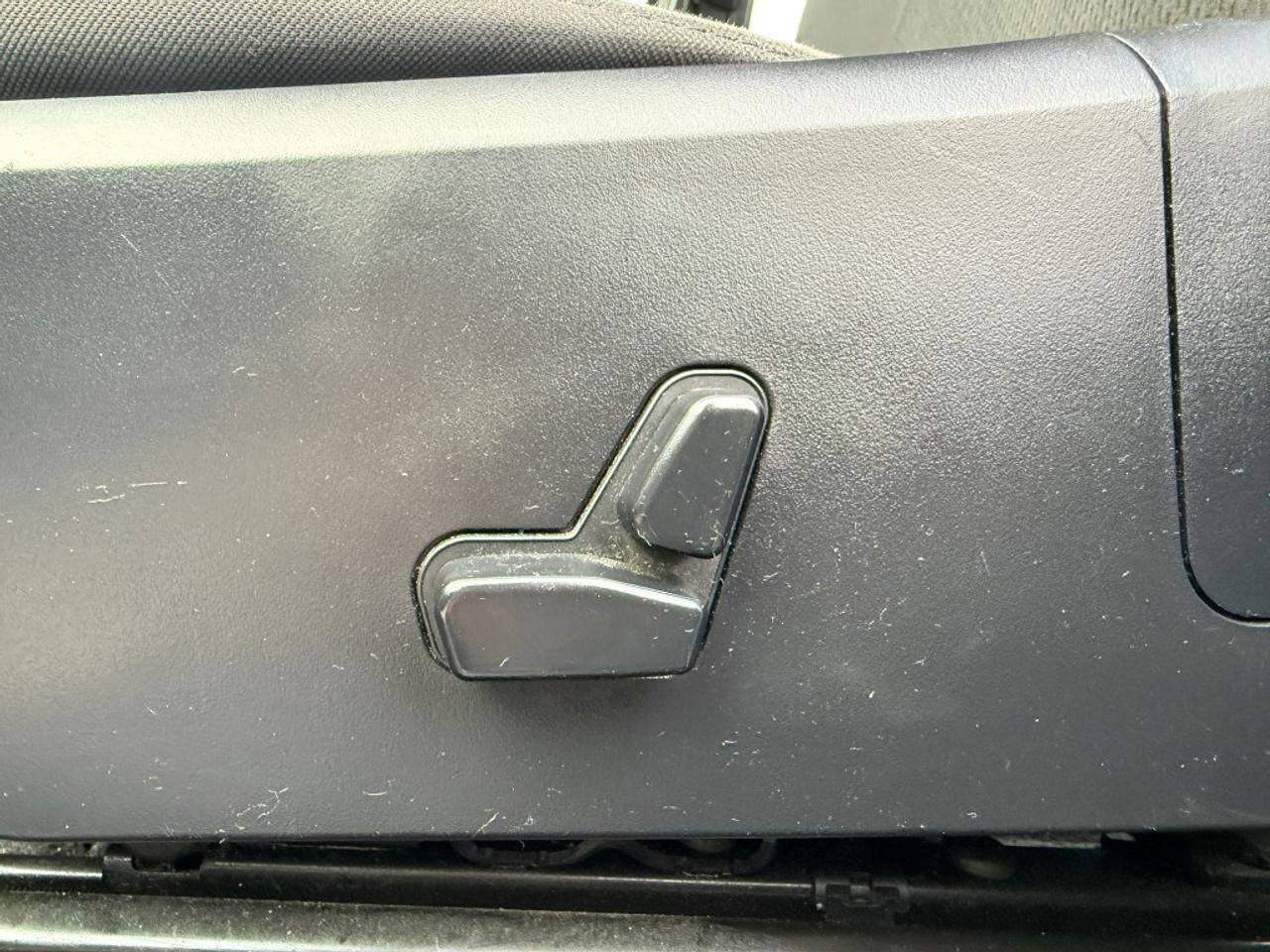 2014 Chrysler 200 Automatic Photo