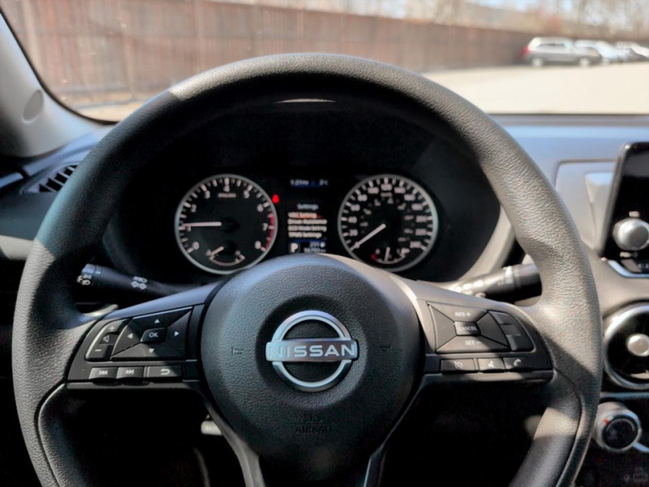 2024 Nissan Sentra S Plus  **LOW KMS - ONE OWNER** Photo